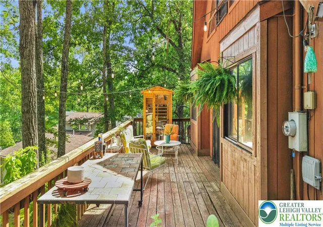 Photo 2 of Single family home for sale at 5218 E Woodbridge Dr, Bushkill, PA 18324 | MLS# 781457 | Listing updated on 2026-08-30