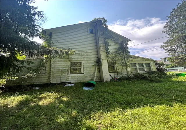 Photo 2 of Single family home for sale at 600 Pennsylvania Ave, Mount Bethel, PA 18343 | MLS# 782004 | Listing updated on 2026-09-15