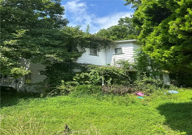 Photo 3 of Single family home for sale at 600 Pennsylvania Ave, Mount Bethel, PA 18343 | MLS# 782004 | Listing updated on 2026-09-15