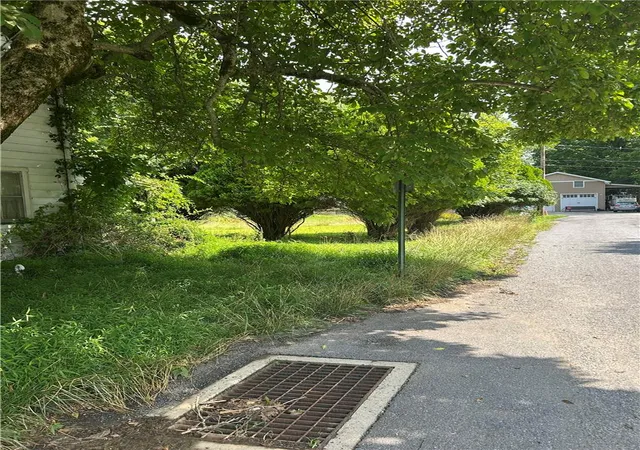 Photo 3 of Single family home for sale at 600 Pennsylvania Ave, Mount Bethel, PA 18343 | MLS# 782004 | Listing updated on 2026-09-15