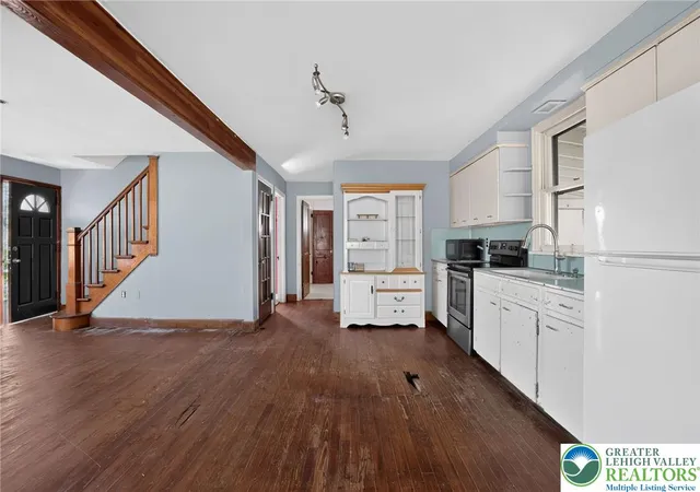 Photo 4 of Sale Pending at 3730 John St, Emmaus, PA 18049 | MLS# 782048 | Listing updated on 2026-09-22