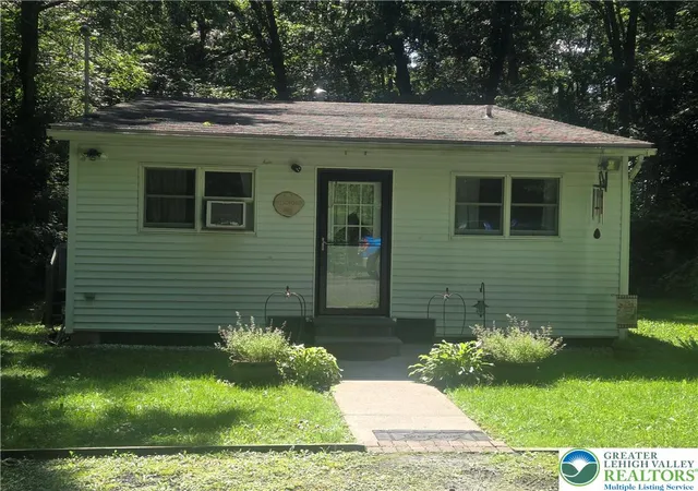 Photo 19 of Single family home for sale at 100 Creek Dr, Kunkletown, PA 18058 | MLS# 782156 | Listing updated on 2026-10-07
