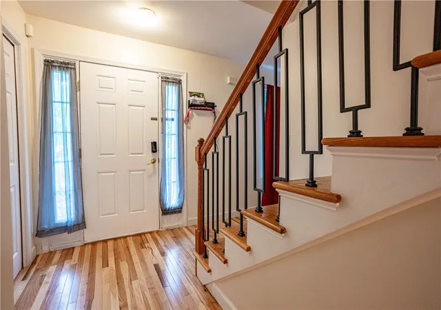 Photo 3 of Single family home for sale at 1950 Grigio Pl, Easton, PA 18045 | MLS# 781706 | Listing updated on 2026-08-31