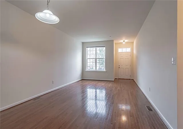 Photo 4 of Sale Pending at 287 Redclover Ln, Allentown, PA 18104 | MLS# 782106 | Listing updated on 2026-10-06
