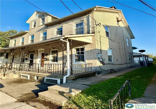 Photo 2 of Single family home for sale at 312 Susquehanna St, Allentown, PA 18103 | MLS# 782264 | Listing updated on 2026-09-14