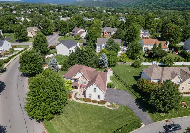 Photo 2 of Single family home for sale at 2295 Leigh Dr, Easton, PA 18040 | MLS# 782199 | Listing updated on 2026-08-31