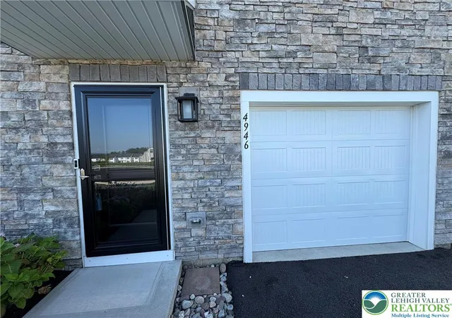 Photo 3 of Townhouse for sale at 4946 Brookside Ct, Upper Saucon Twp, PA 18036 | MLS# 782343 | Listing updated on 2026-09-15
