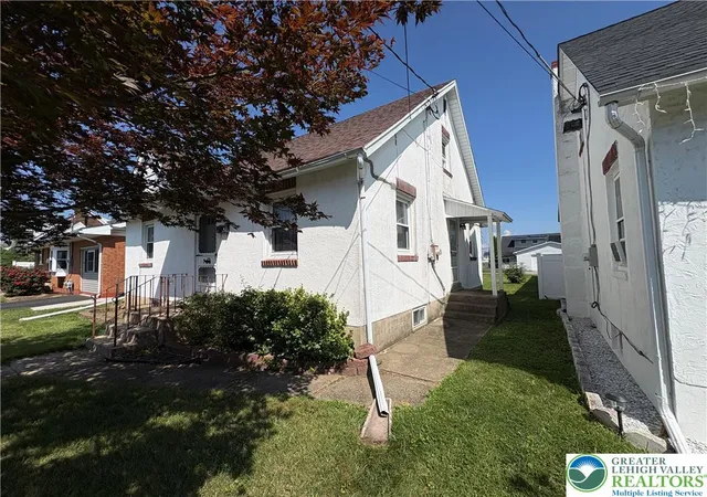 Photo 3 of Sale Pending at 37 E Federal St, Allentown, PA 18103 | MLS# 782334 | Listing updated on 2026-09-18