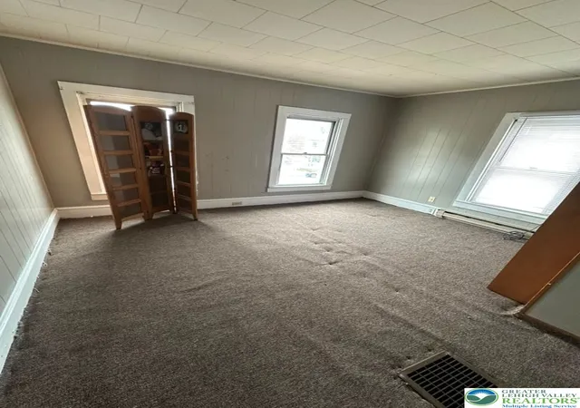 Photo 4 of Townhouse for sale at 624 2nd Street, Shamokin, PA 17872 | MLS# 782398 | Listing updated on 2026-09-04