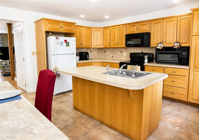 Photo 5 of Townhouse for sale at 414 North St, Allentown, PA 18102 | MLS# 782389 | Listing updated on 2026-08-30