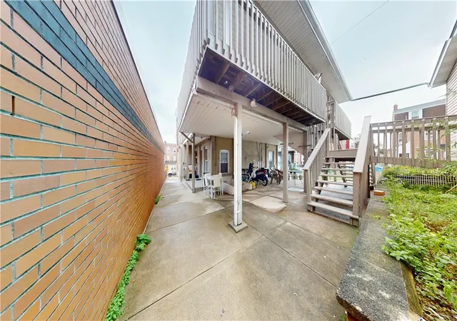 Photo 4 of Sale Pending at 529 N 2nd Street, Allentown, PA 18102 | MLS# 782660 | Listing updated on 2026-09-29