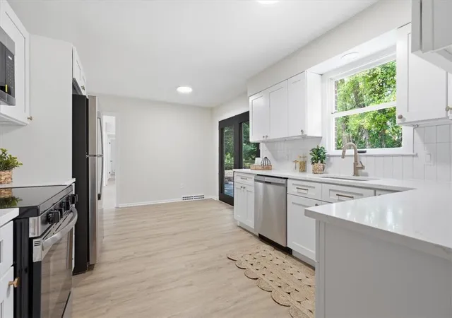 Photo 3 of Single family home for sale at 1360 Dorney Ave, Allentown, PA 18103 | MLS# 782666 | Listing updated on 2026-09-24