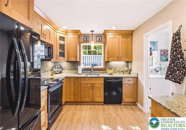 Photo 3 of Sale Pending at 124 Brookfield Dr, Macungie, PA 18062 | MLS# 781666 | Listing updated on 2026-09-22
