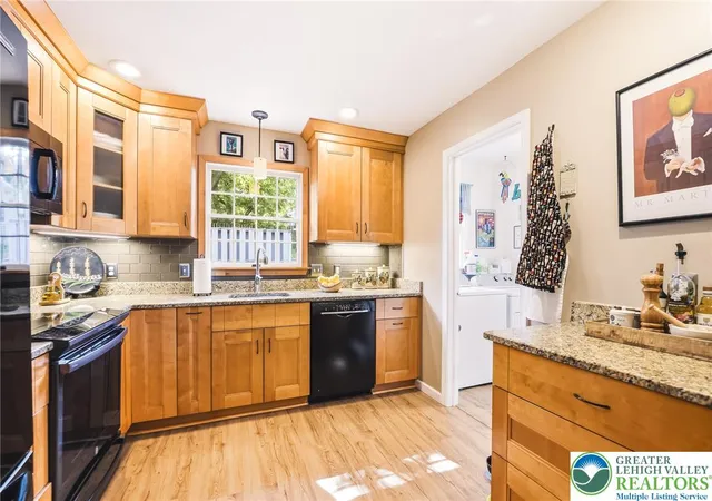 Photo 3 of Sale Pending at 124 Brookfield Dr, Macungie, PA 18062 | MLS# 781666 | Listing updated on 2026-09-22