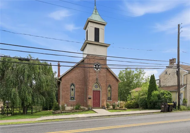 Photo 3 of Sale Pending at 3172 Main St, Springtown, PA 18081 | MLS# 782724 | Listing updated on 2026-09-14