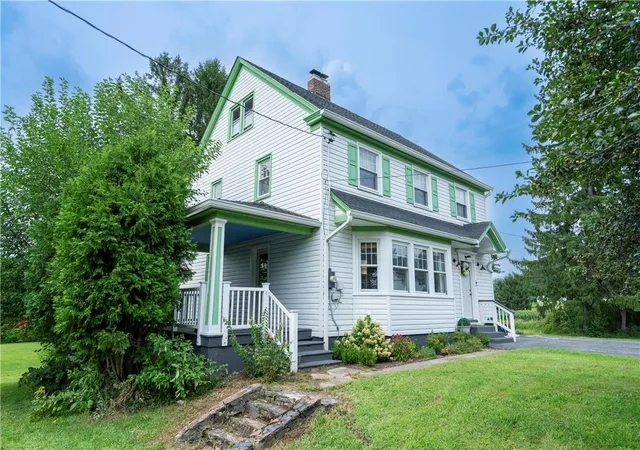 Photo 3 of Single family home for sale at 665 Point Phillips Rd, Bath, PA 18014 | MLS# 782676 | Listing updated on 2026-10-06