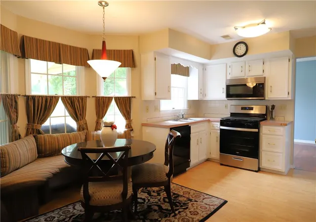 Photo 2 of Single family home for sale at 3514 White Oak Cir, Bethlehem, PA 18017 | MLS# 782707 | Listing updated on 2026-10-06
