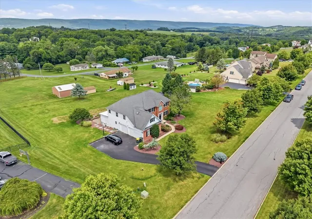 Photo 3 of Sale Pending at 4082 Meckes Dr, Walnutport, PA 18088 | MLS# 782776 | Listing updated on 2026-09-05