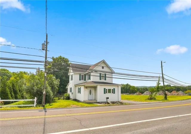 Photo 2 of Single family home for sale at 4423 W Mountain View Dr, Walnutport, PA 18088 | MLS# 782837 | Listing updated on 2026-09-15