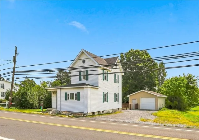 Photo 3 of Single family home for sale at 4423 W Mountain View Dr, Walnutport, PA 18088 | MLS# 782837 | Listing updated on 2026-09-15