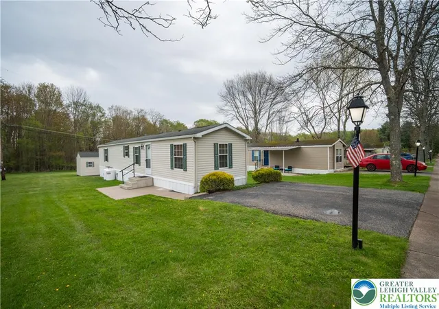 Photo 1 of Manufactured home for sale at 13 Clifton Manor Dr, Clifton Township, PA 18424 | MLS# 782978 | Listing updated on 2026-08-30