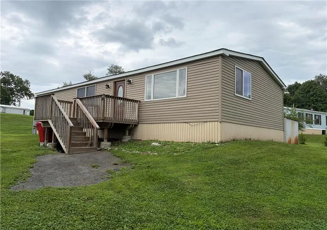 Photo 1 of Manufactured home for sale at 67 Ahern Dr, Mount Bethel, PA 18343 | MLS# 782815 | Listing updated on 2026-09-06