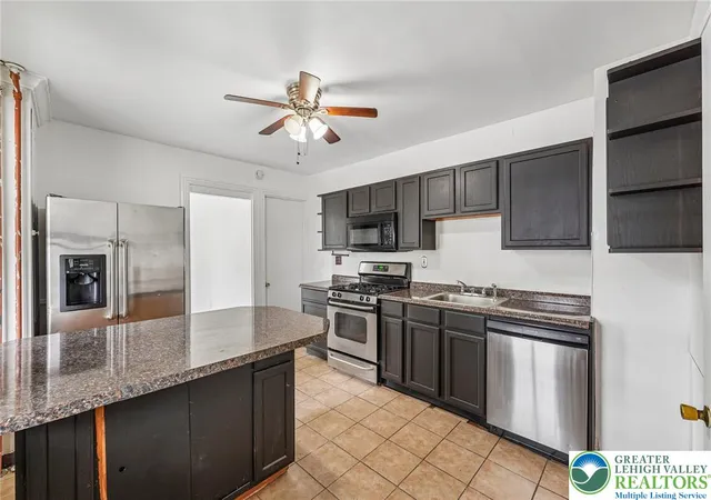 Photo 3 of Sale Pending at 1050 Spring Garden St, Easton, PA 18042 | MLS# 782682 | Listing updated on 2026-09-04