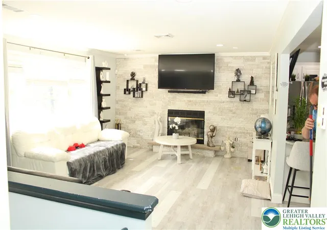 Photo 3 of Sale Pending at 5111 Foliage Way, East Stroudsburg, PA 18302 | MLS# 782419 | Listing updated on 2026-09-05