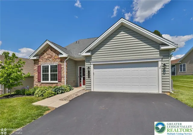 Photo 3 of Single family home for sale at 5424 Traditions, Upper Saucon Twp, PA 18036 | MLS# 783064 | Listing updated on 2026-09-21
