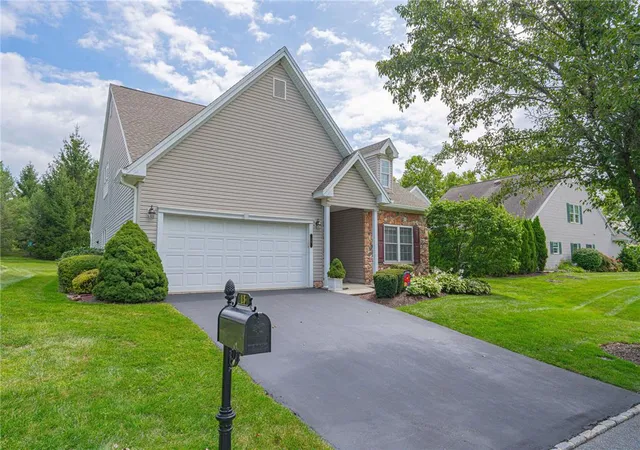 Photo 3 of Sale Pending at 13 Somerset Ln, Easton, PA 18045 | MLS# 782914 | Listing updated on 2026-09-25