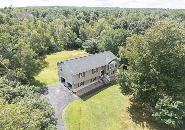 Photo 1 of Single family home for sale at 214 Center Dr, Blakeslee, PA 18610 | MLS# 783065 | Listing updated on 2026-09-10