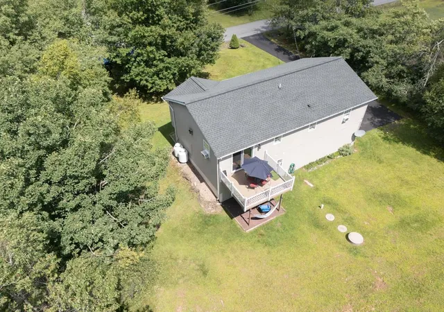 Photo 3 of Single family home for sale at 214 Center Dr, Blakeslee, PA 18610 | MLS# 783065 | Listing updated on 2026-08-30