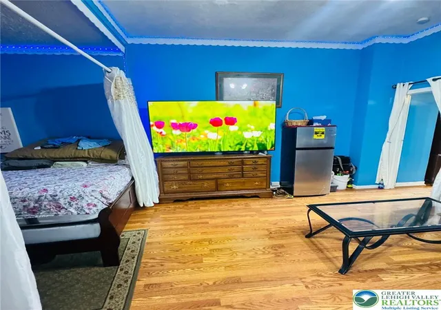 Photo 4 of Townhouse for sale at 824 N 5th Street, Allentown, PA 18102 | MLS# 783076 | Listing updated on 2026-08-30