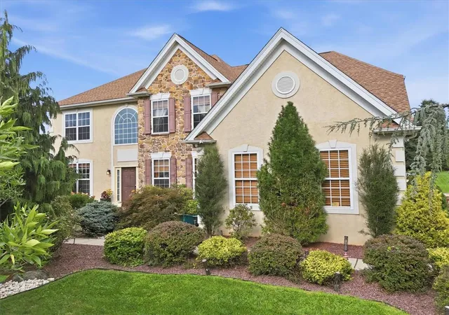 Photo 1 of Single family home for sale at 18 Creek Ct, Easton, PA 18040 | MLS# 783075 | Listing updated on 2026-09-28