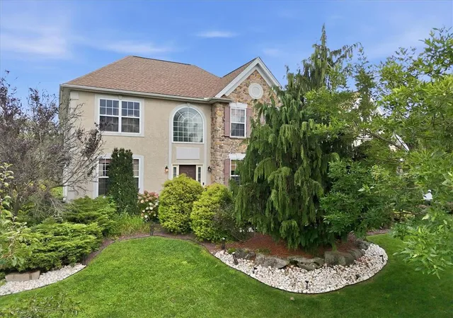 Photo 2 of Single family home for sale at 18 Creek Ct, Easton, PA 18040 | MLS# 783075 | Listing updated on 2026-09-28
