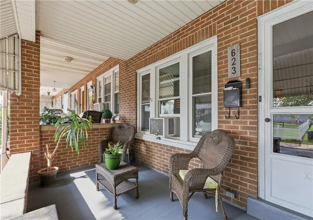 Photo 3 of Sale Pending at 623 Saint Elmo St, Allentown, PA 18104 | MLS# 782895 | Listing updated on 2026-09-07