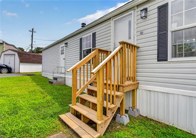 Photo 4 of Manufactured home for sale at 5200 Freemansburg Ave #LOT 27, Bethlehem Twp, PA 18045 | MLS# 783043 | Listing updated on 2026-09-24