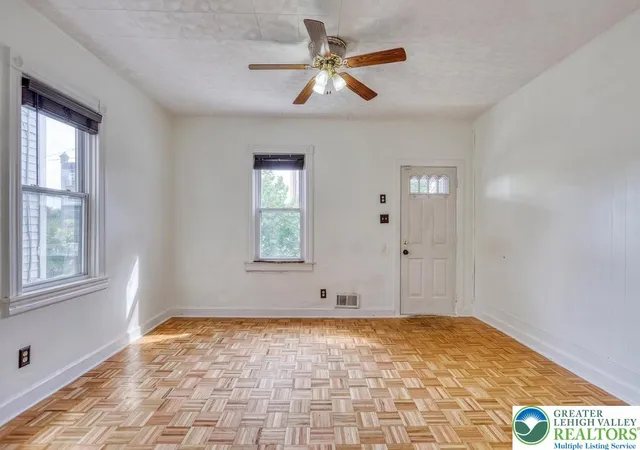 Photo 4 of Sale Pending at 916 Geissinger St, Bethlehem City, PA 18018 | MLS# 782935 | Listing updated on 2026-09-30
