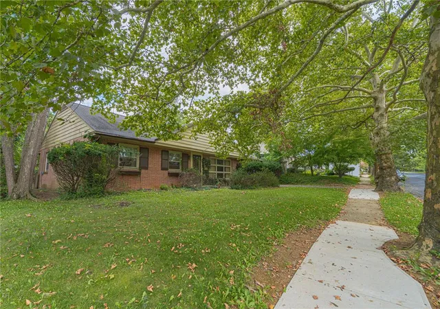 Photo 2 of Sale Pending at 1055 Lehigh Pkwy E, Allentown City, PA 18103 | MLS# 780624 | Listing updated on 2026-09-17