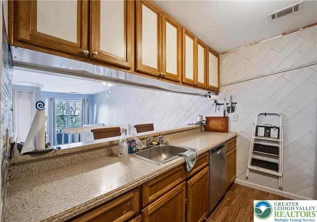 Listing Photo 5 - Condo for sale in building located at 609 Gln Ln, NORRISTOWN, PA 19403