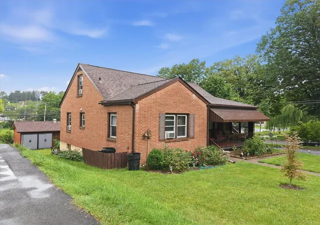 Photo 3 of Sale Pending at 2029 W Walnut St, Allentown City, PA 18104 | MLS# 783209 | Listing updated on 2026-09-10