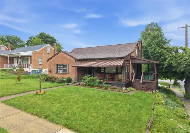 Photo 4 of Sale Pending at 2029 W Walnut St, Allentown City, PA 18104 | MLS# 783209 | Listing updated on 2026-09-10