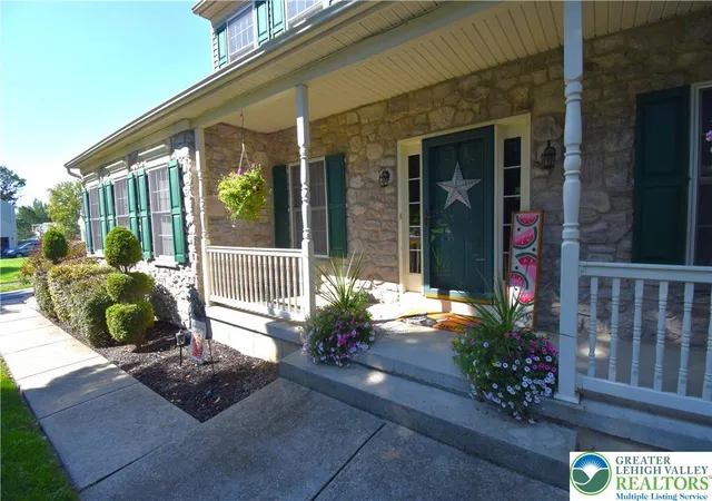 Photo 3 of Sale Pending at 1545 Steeplechase Dr, Easton, PA 18040 | MLS# 783163 | Listing updated on 2026-09-02