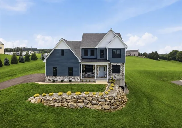 Photo 1 of Sale Pending at 465 Gail Dr, Bushkill Twp, PA 18064 | MLS# 782986 | Listing updated on 2026-08-31