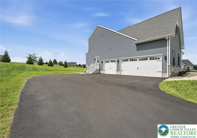 Photo 98 of Sale Pending at 465 Gail Dr, Bushkill Twp, PA 18064 | MLS# 782986 | Listing updated on 2026-08-31