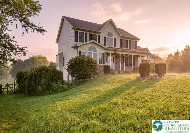 Photo 3 of Sale Pending at 1603 Kings Ct, Plainfield Twp, PA 18072 | MLS# 783218 | Listing updated on 2026-09-24