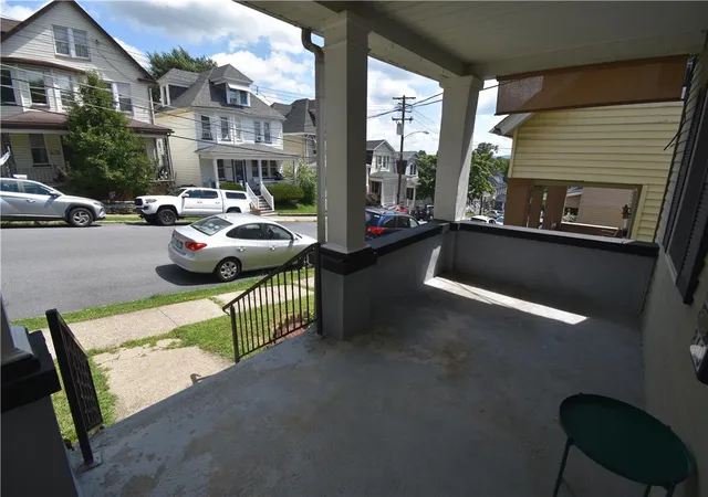 Photo 2 of Sale Pending at 860 Cattell St, Easton, PA 18042 | MLS# 783273 | Listing updated on 2026-09-11
