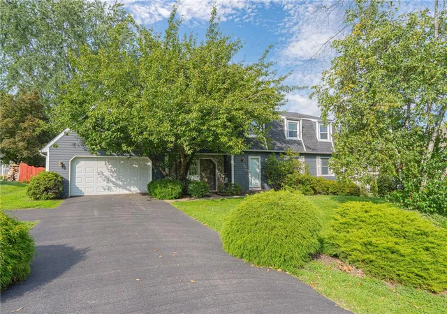 Photo 1 of Single family home for sale at 26 Russet Dr, Easton, PA 18045 | MLS# 783230 | Listing updated on 2026-09-16
