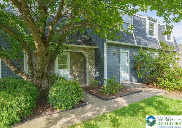 Photo 3 of Single family home for sale at 26 Russet Dr, Easton, PA 18045 | MLS# 783230 | Listing updated on 2026-09-16