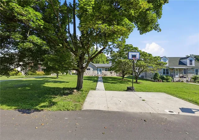 Photo 5 of Single family home for sale at 2375 Jennie Ave, South Whitehall Twp, PA 18104 | MLS# 783298 | Listing updated on 2026-08-30